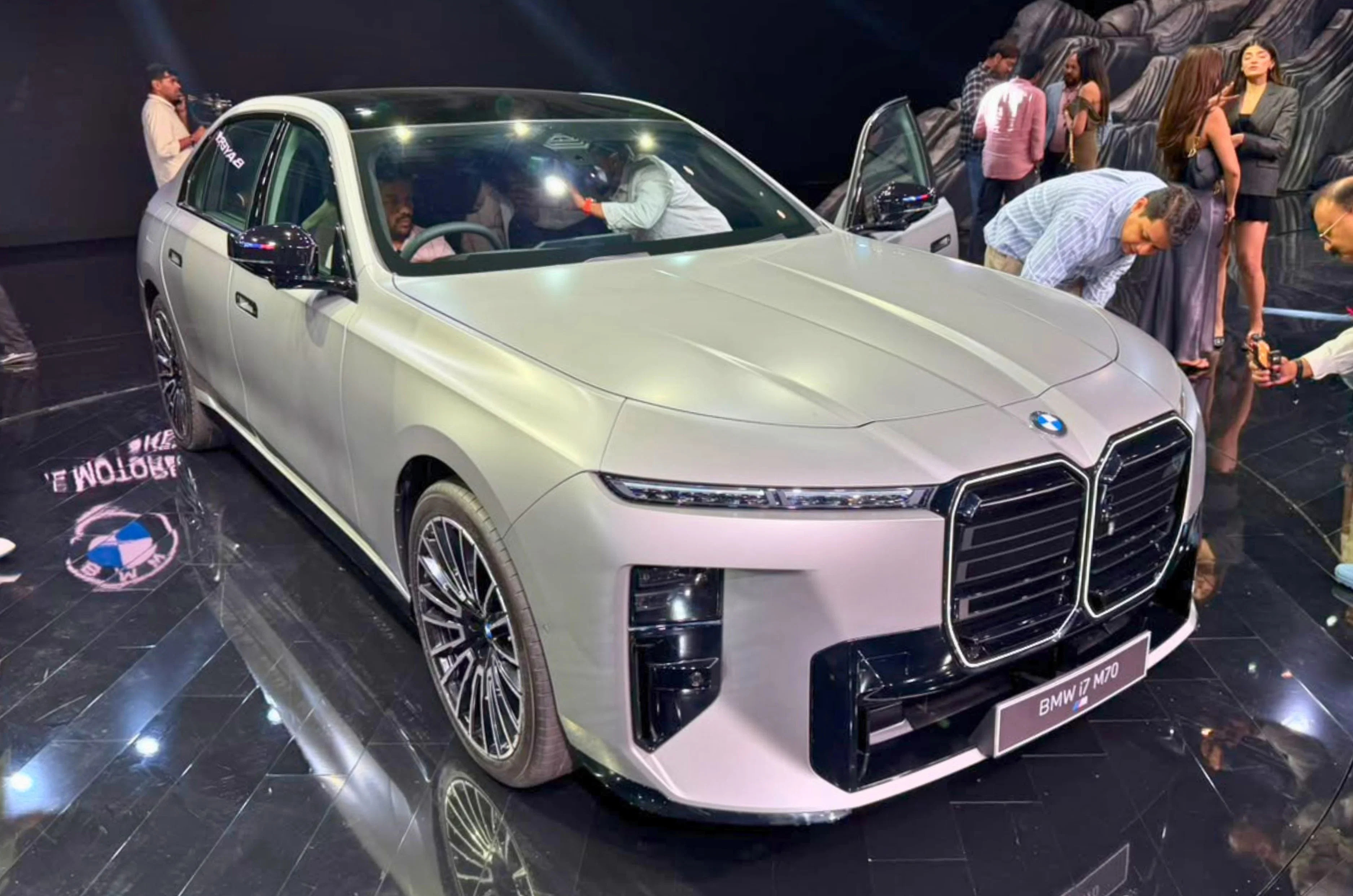 2026 BMW i7 Launched in India | Battery Packs Explained