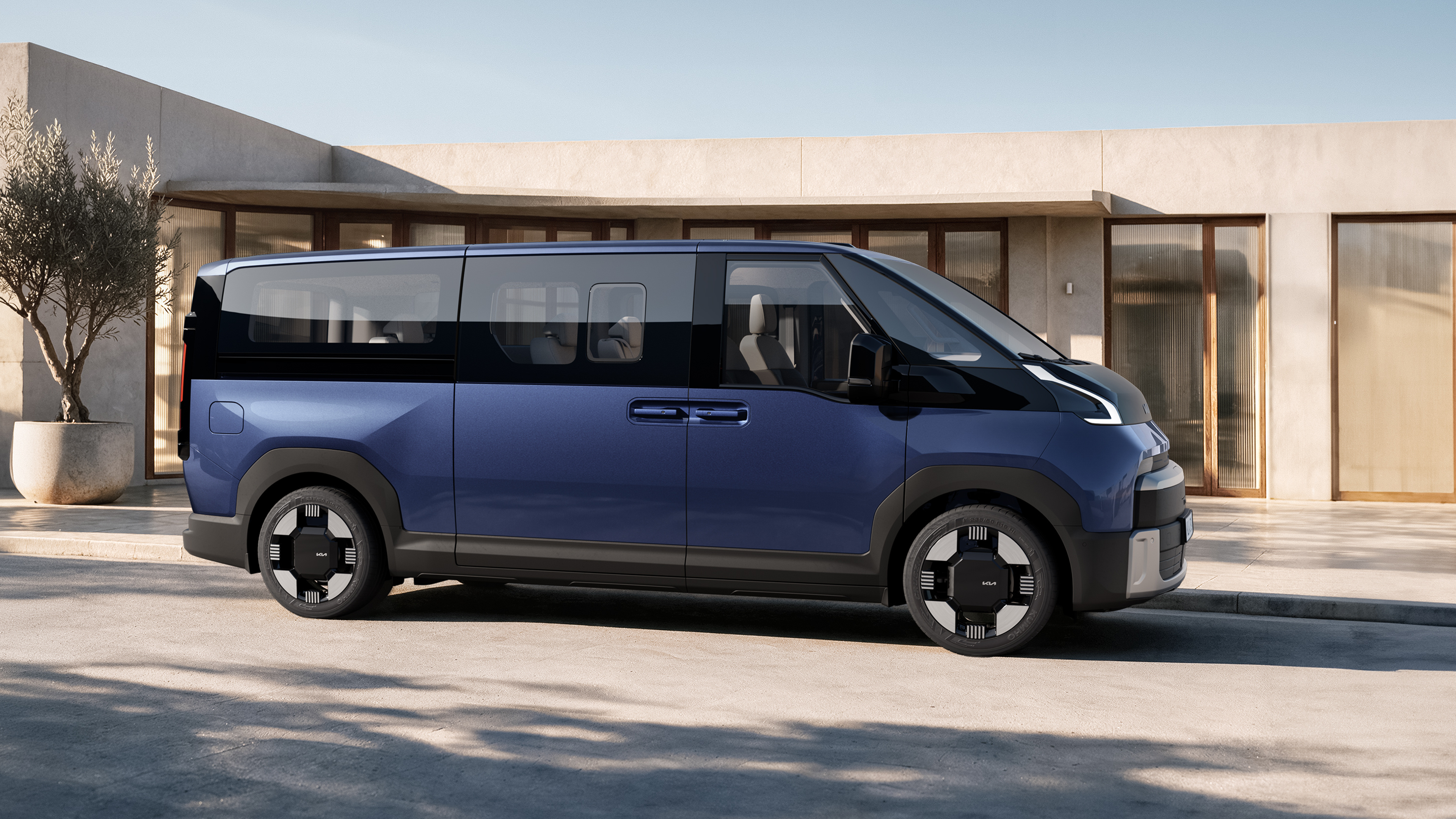 Kia announces the PV7, solidifying its position with a second electric van offering.