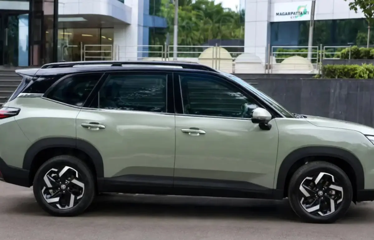 MG Hector Tomahawk EV