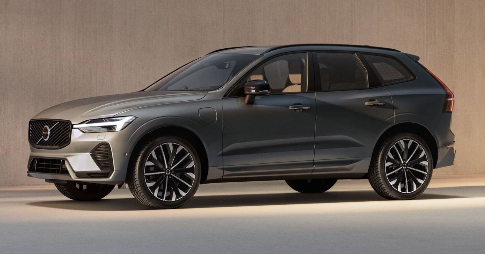 Volvo unveils refreshed XC60 and XC90 models featuring enhanced plug-in hybrid electric vehicle options