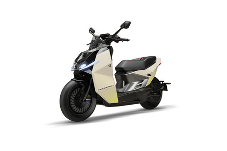 Ultraviolette Tesseract