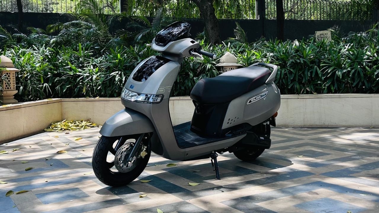  TVS iQube 